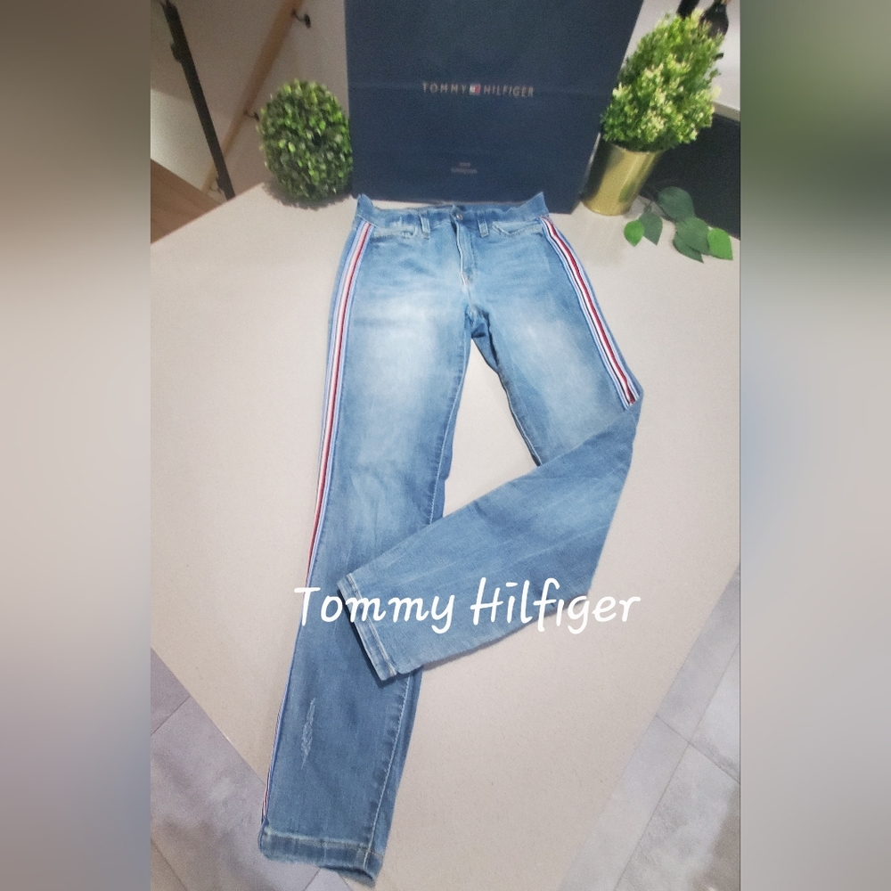 TOMMY HILFIGER Superbe capris en denim extensible de longueur 7/8